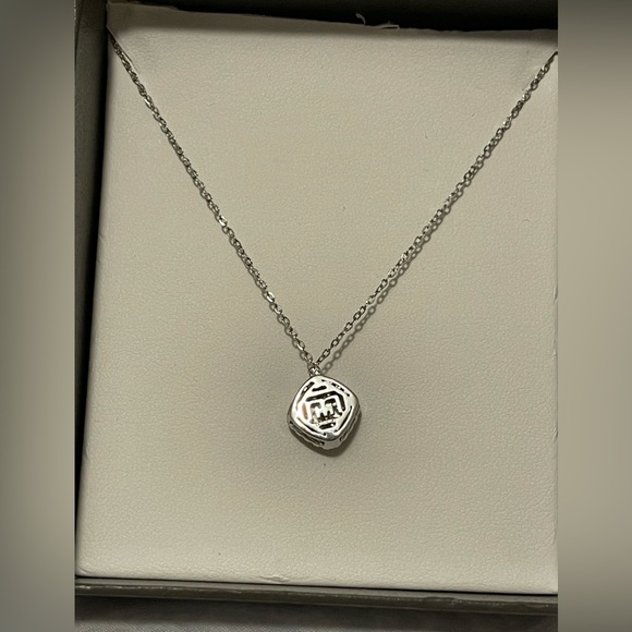 ❤️SOLD❤️ MICHAEL HILL Cluster Pendant with 0.50 Carat TW of Diamonds in 10kt WG - Picture 4 of 9